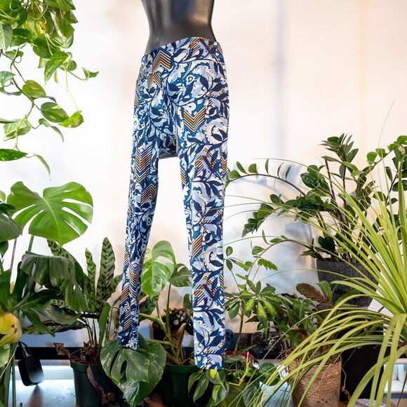 LuLaRoe Blue Jungle Rainbow Stripe Print Leggings, One Size - Picture 6 of 8